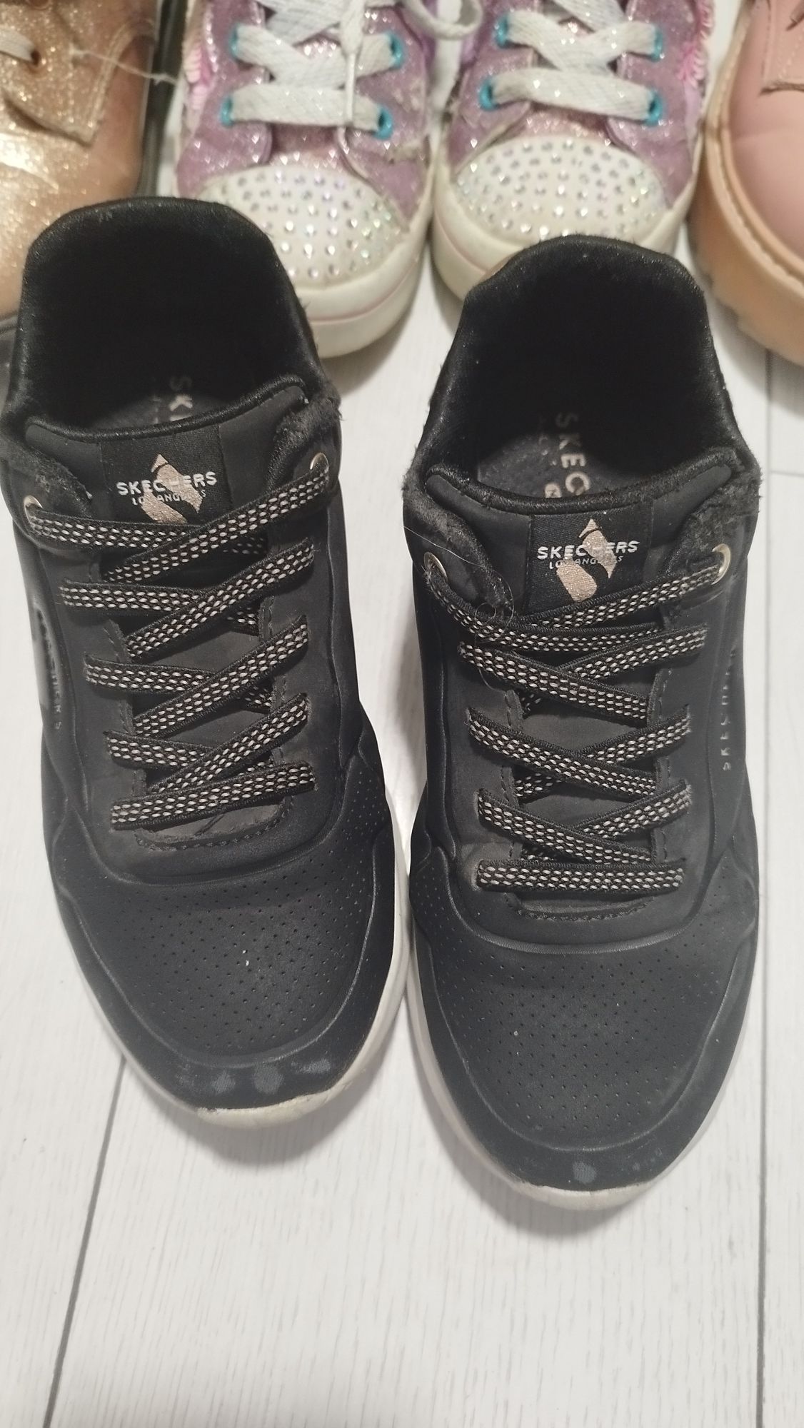 Skechers. H&m 31, 32 33