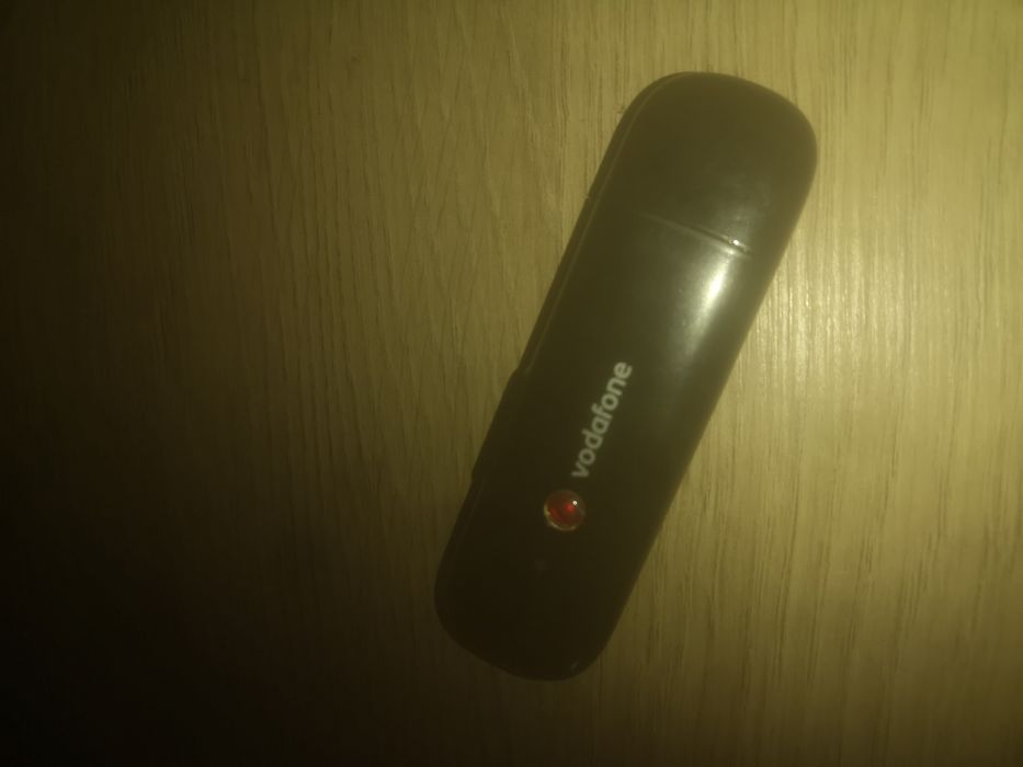 Stick usb vodafone facut de zte pentru internet mobil