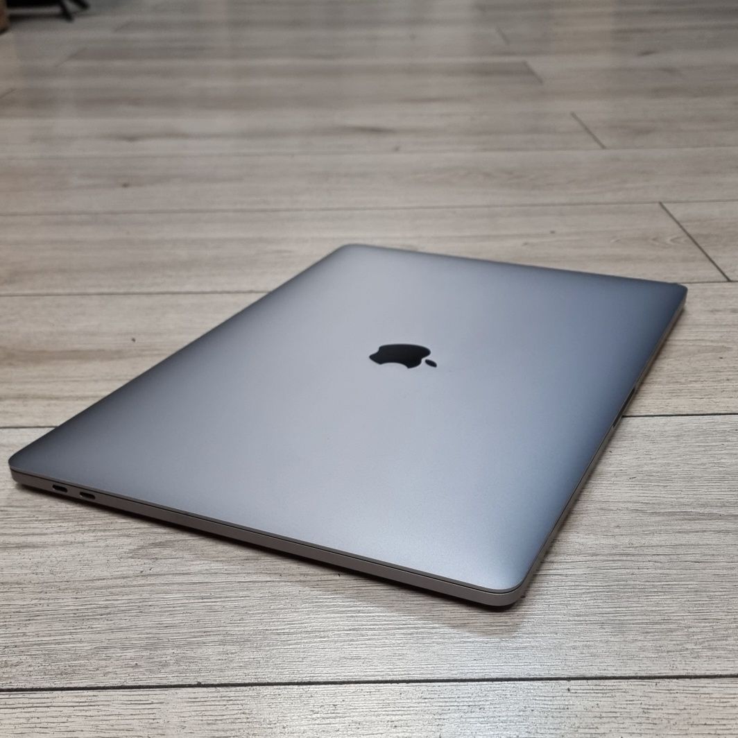 Amanet F28: MacBook Pro 2017 i7 ssd 500gb