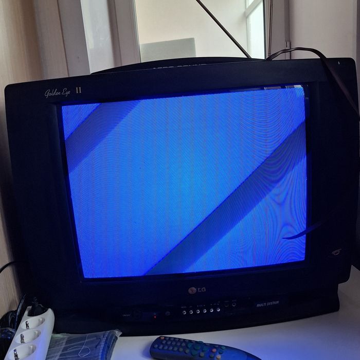 Продам телевизор LG
