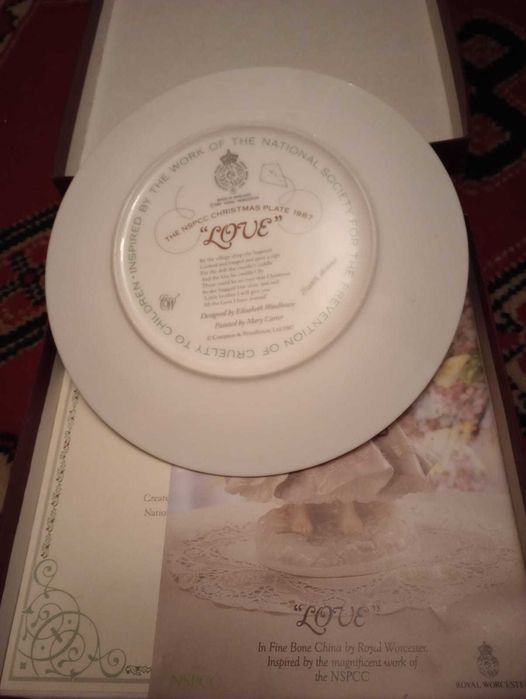 Vand farfurie Craciun Love din portelan englezesc superior