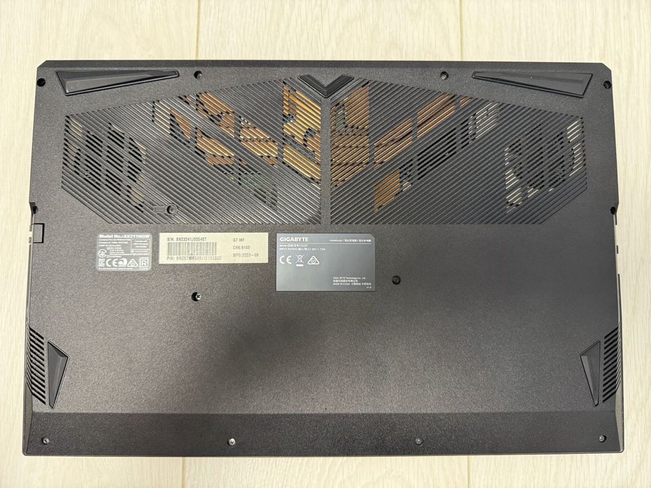 Laptop Gigabyte G7 MF