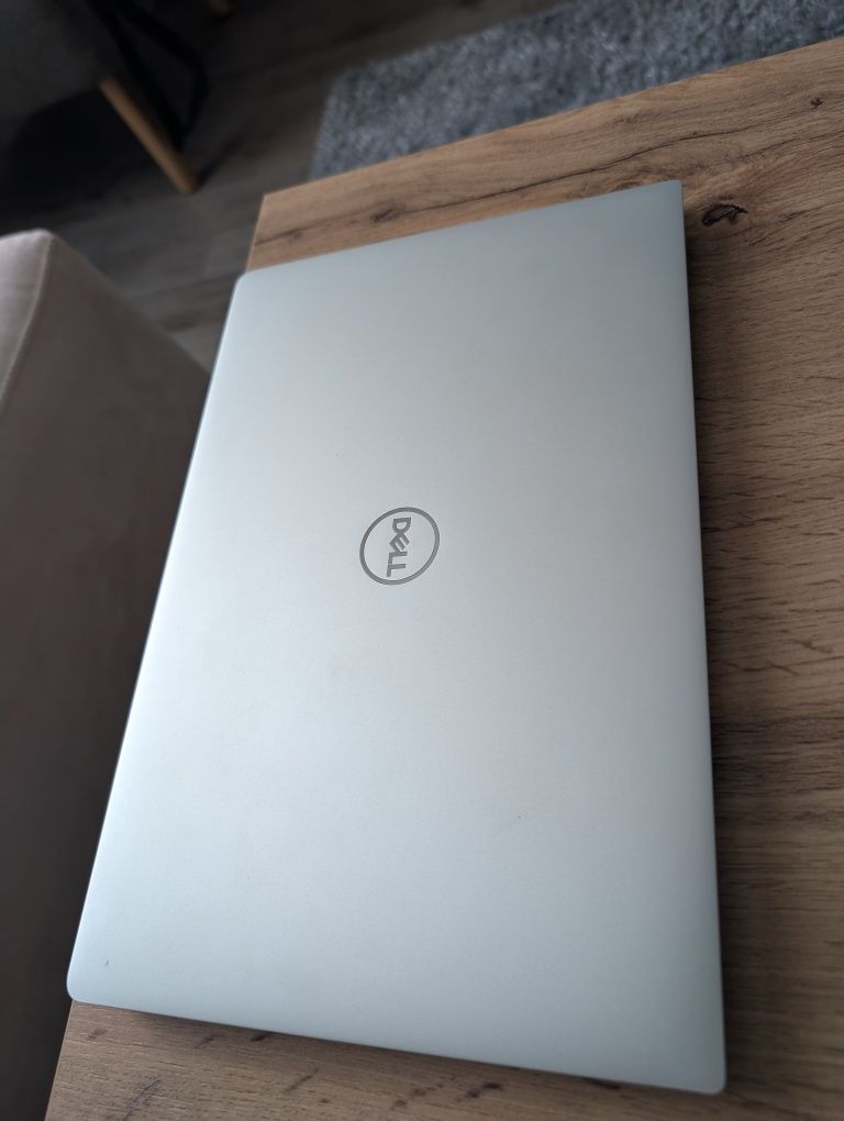 Dell XPS 13 9380 (2019) – i7, 16GB RAM, SSD,  + charger + docking stat