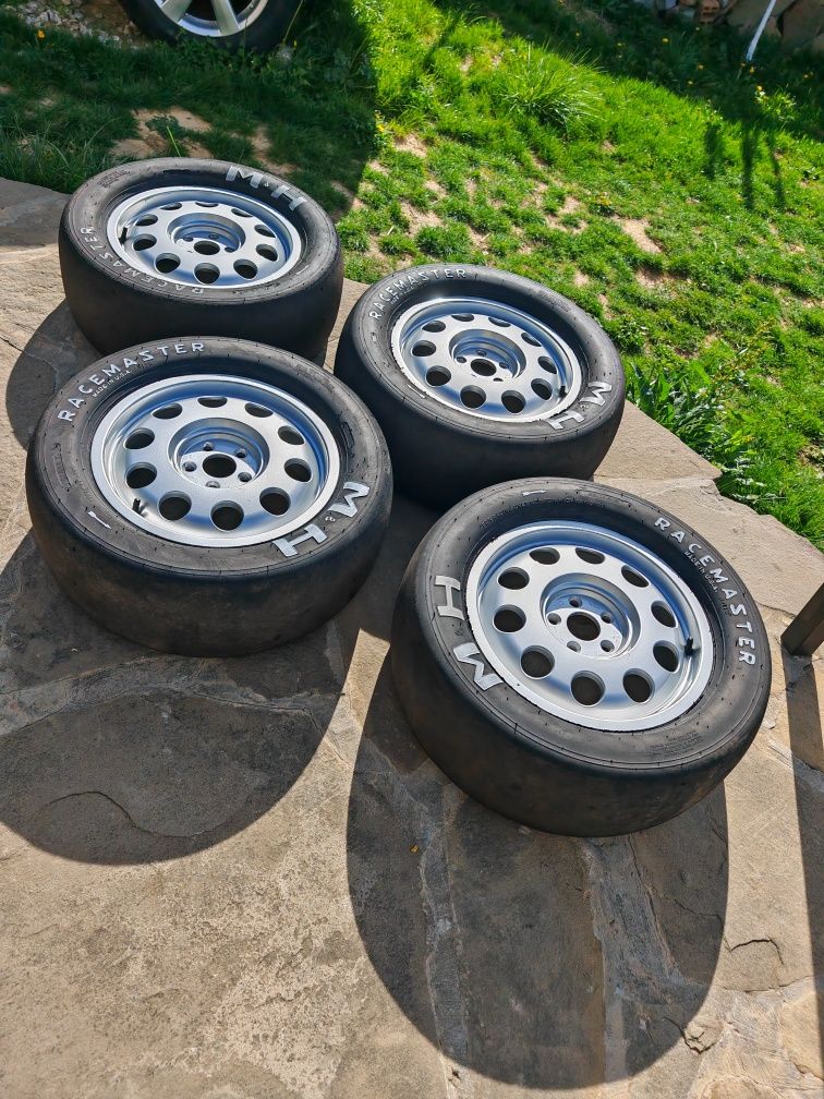 Продавам 4бр гуми M/H RACEMASTER 8.5/24.5x15  с чисто нови джанти 5х10