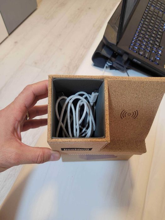 Incarcator wireless de birou cu suport pixuri