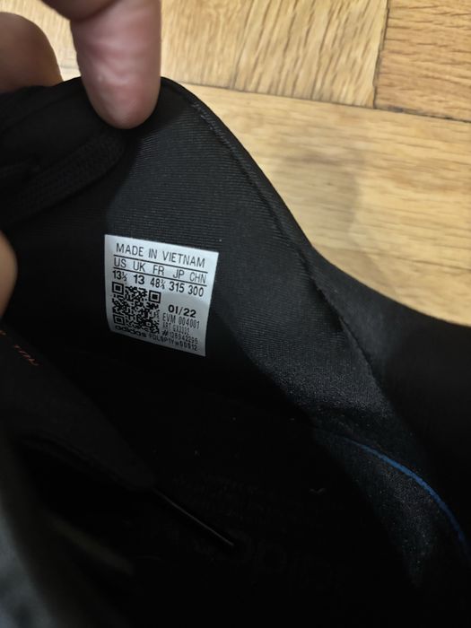 Обувки Adidas - 48.5