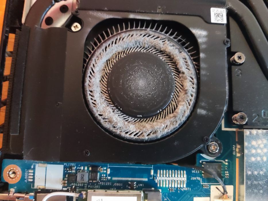 Instalam Laptopuri și calculatoare de la zero