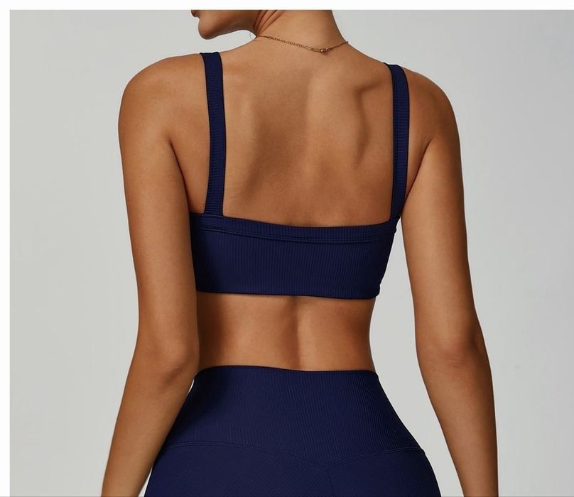 Спортивная одежда костюмы для фитнеса и тренировок