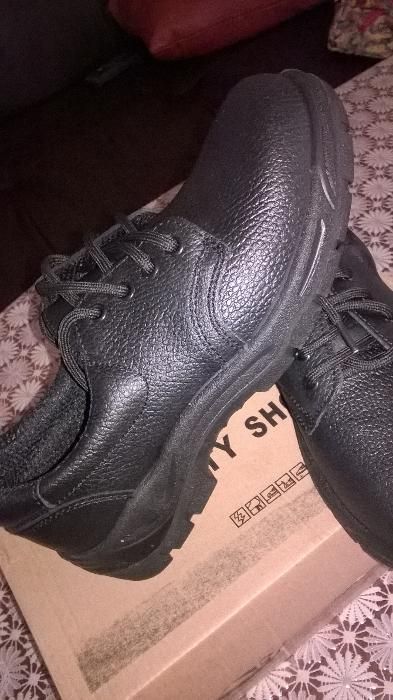 нови мъжки обувки № 41