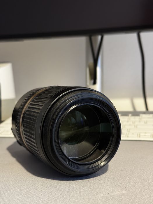 Tamron 70-300mm pentru Nikon.
