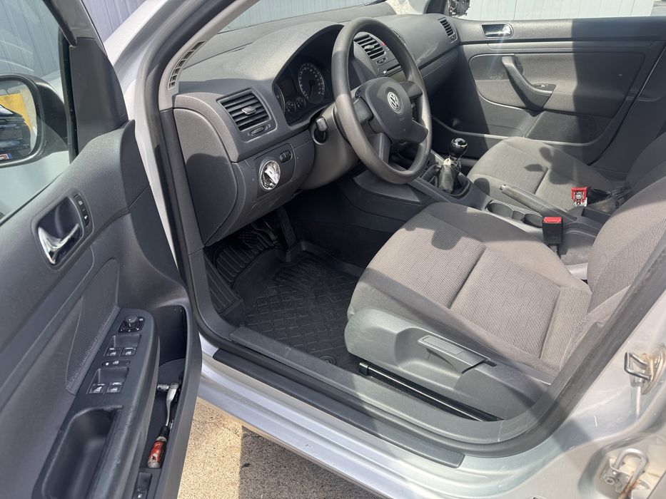 VW Golf 5 din 2005 motor 1.9 Tdi 6+1 trepte. Motor BKC