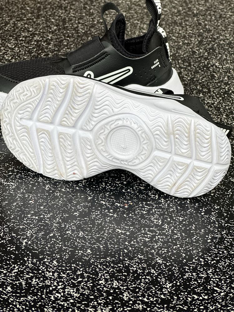 Nike flex rynnner 3 25 номер