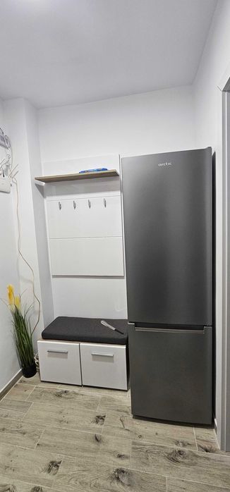 Inchiriez garsoniera complet renovata Brazda G1