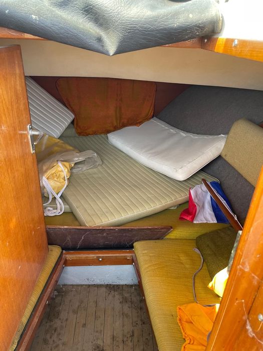 Barca cabinata + motor volvo 170 cp + peridot 2000 kg