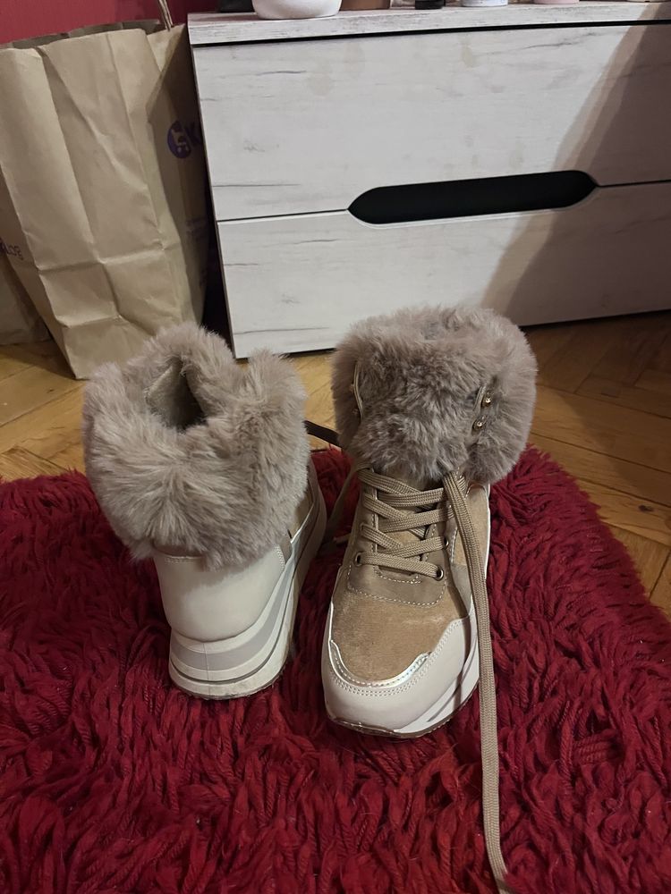 Дамски обувки