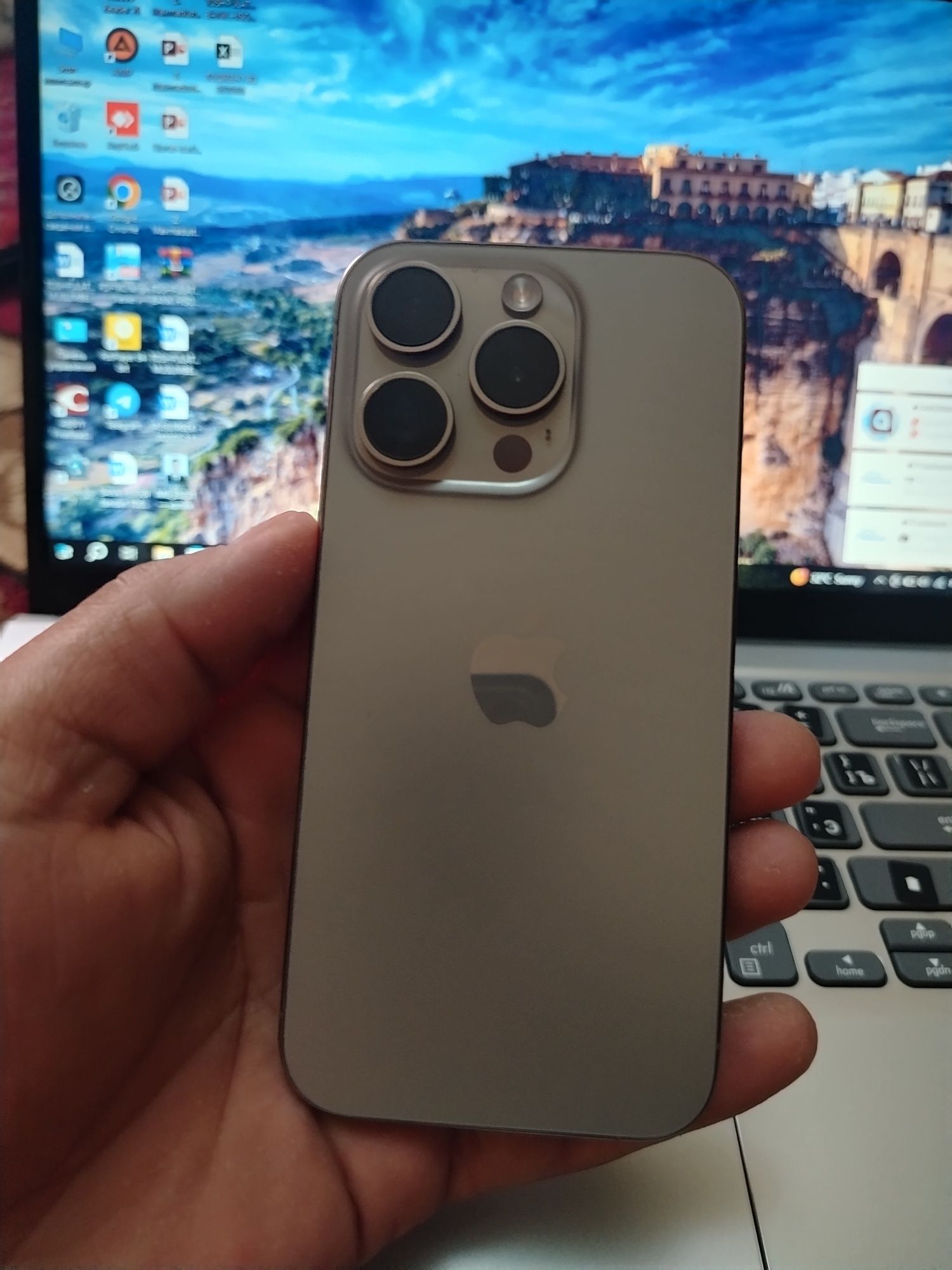 IPhone 15 pro ideal