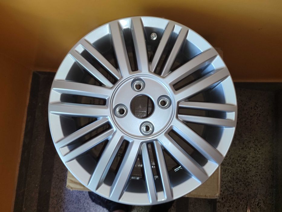 Алуминиеви джанти за VW Up 5,5Jx15 ET40+центр. капачки+резервна гума.