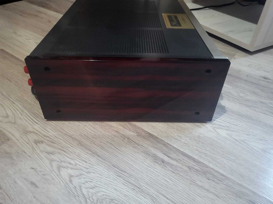Amplificator integrat Accuphase E305