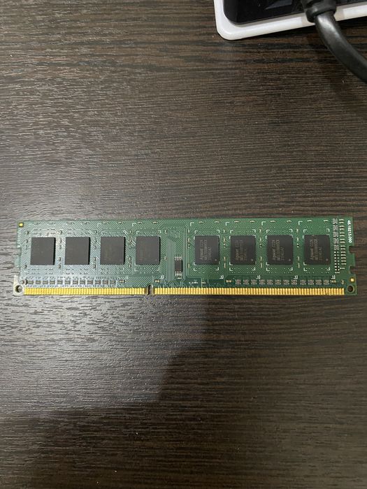 Оперативка DDR3 4GB