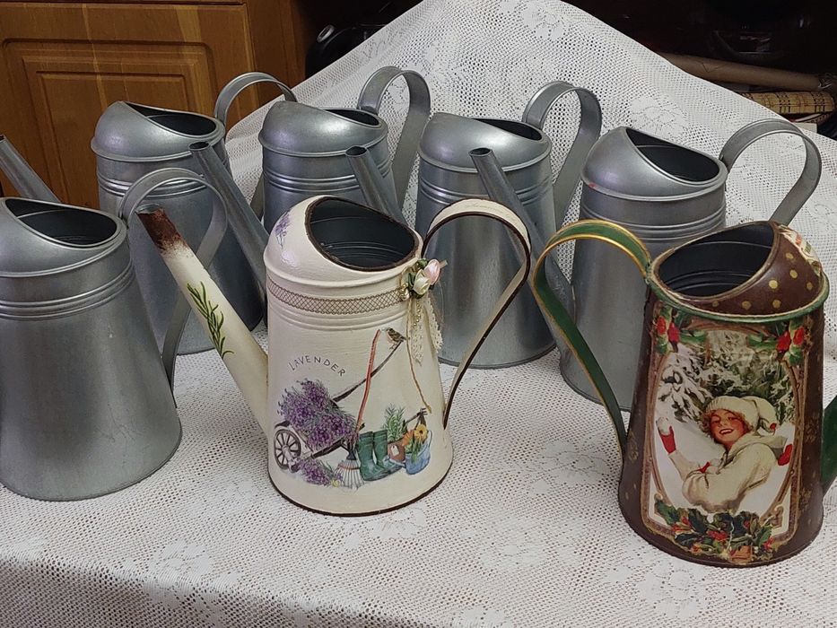 Продам лейки Икеа для дома,для сада,оцинковка,объём 2,6 л