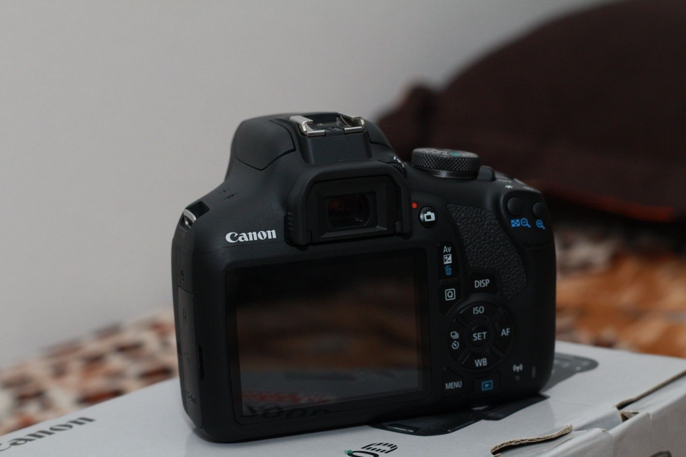 Canon 2000d + ef.18-55 mm +75-300 mm