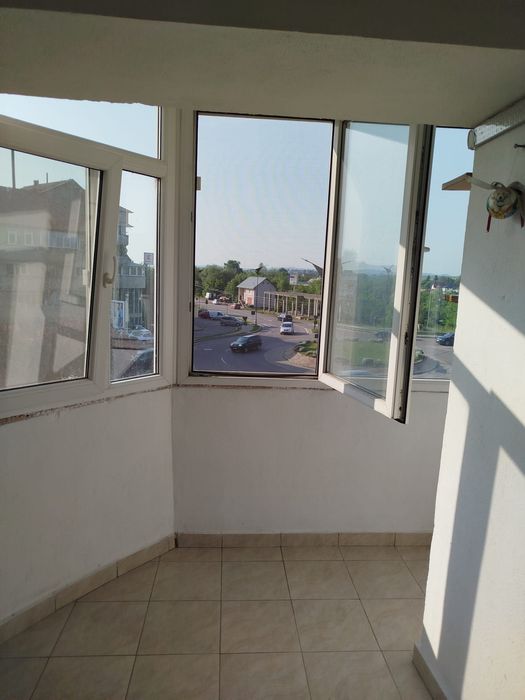 Închiriez apartament 3 camere în Târgu Neamț