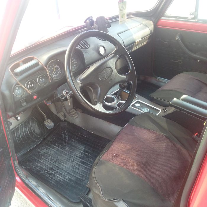 Vaz legendarni moshina