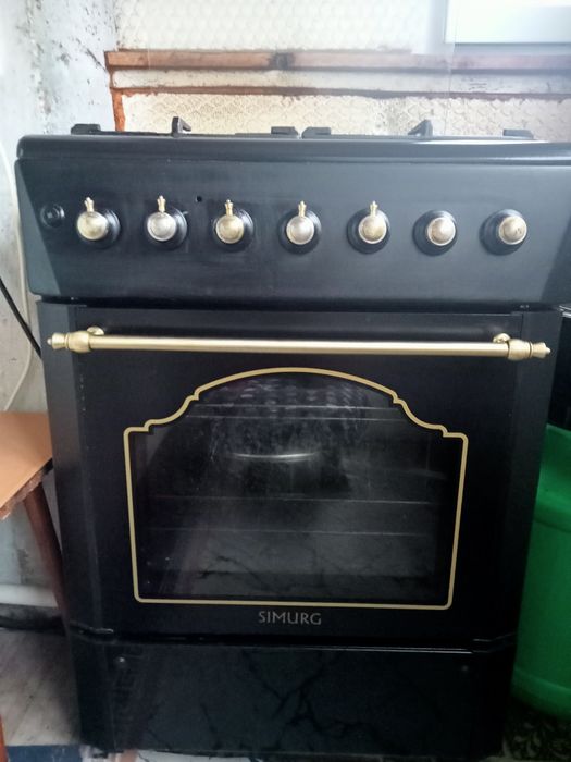 Продам газовую плиту