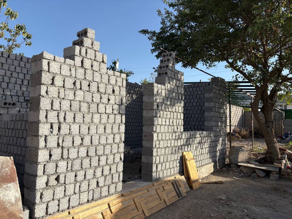 Дом 10 соток в центре Газалкента с коммуникациями