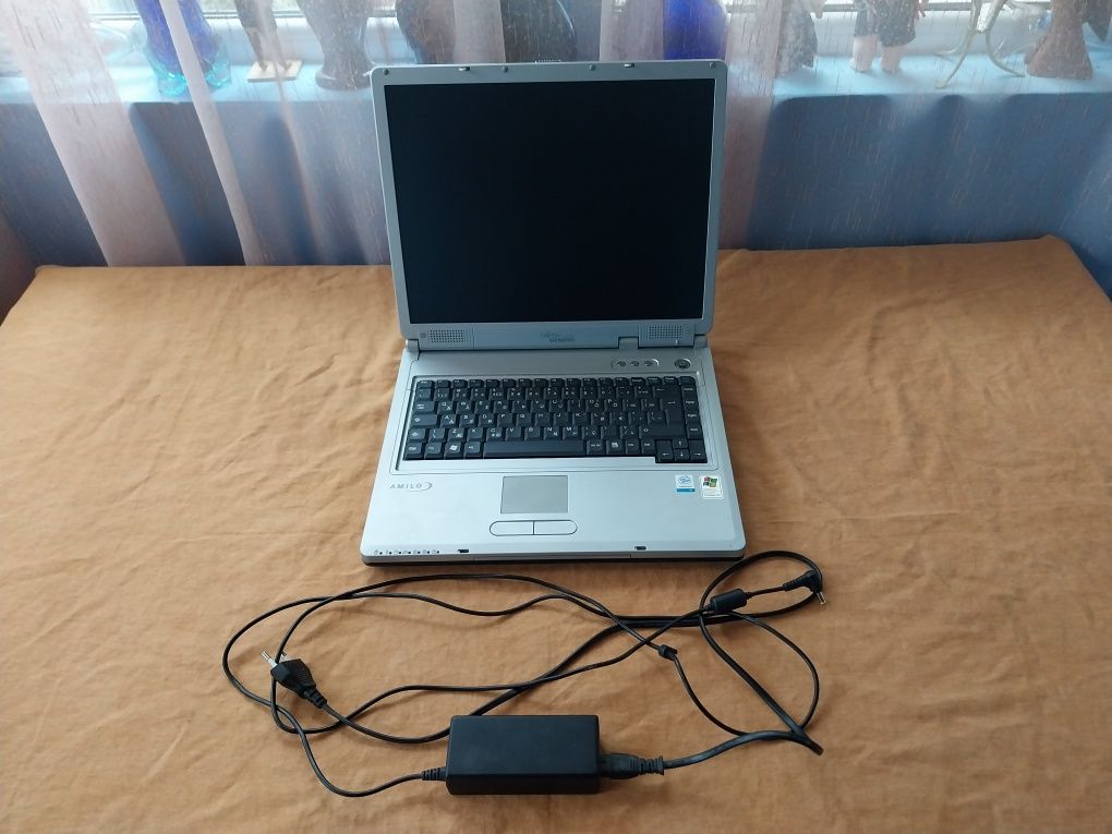 Laptop Fujitsu Siemens Amilo L7300.