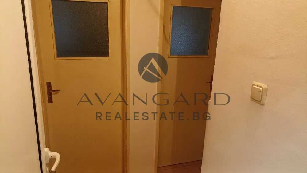 Продава се Тристаен апартамент в Пловдив, Тракия - 107 кв.м за 1573 €/кв.м - Снимка #9