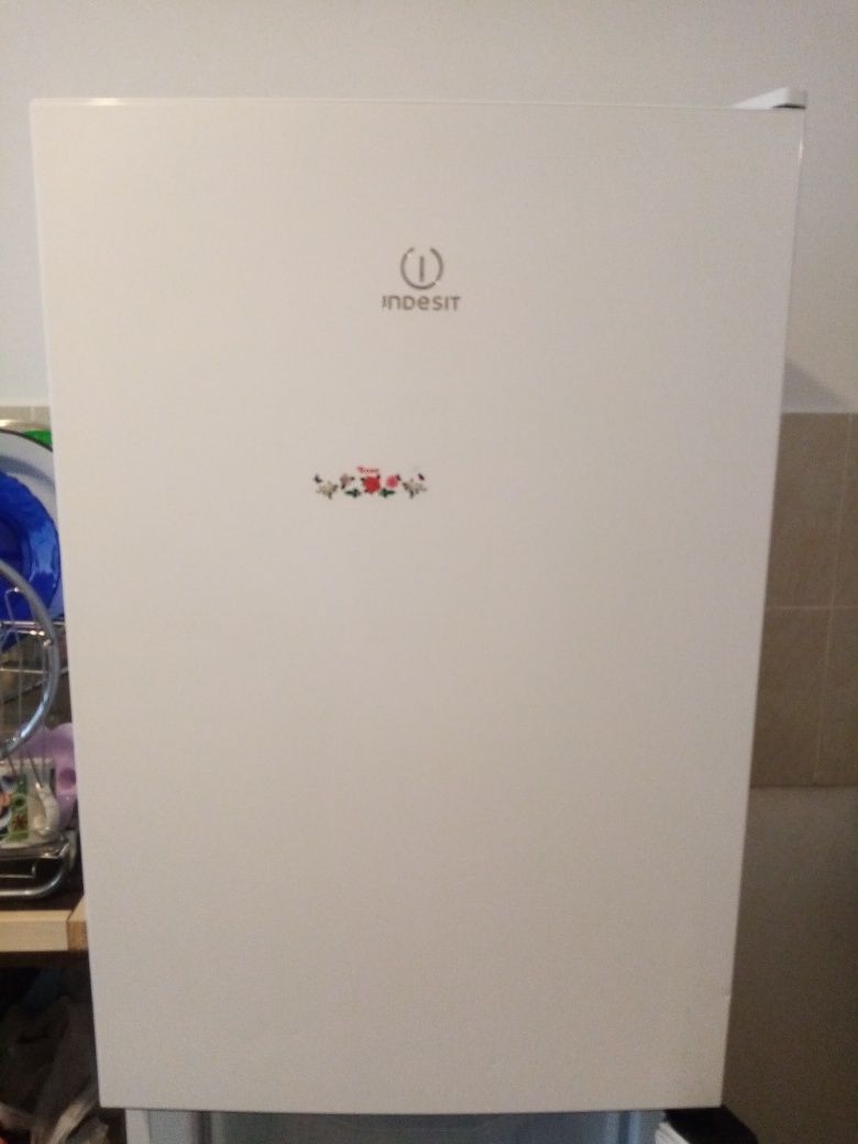 Холодильник INDESIT "No Frost"