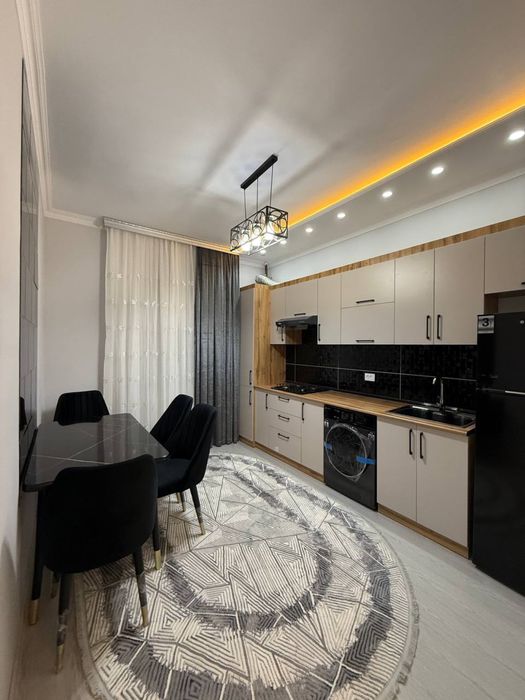 Срочно продаётся 3х комнатная люкс квартира Без глухой 3 этаж