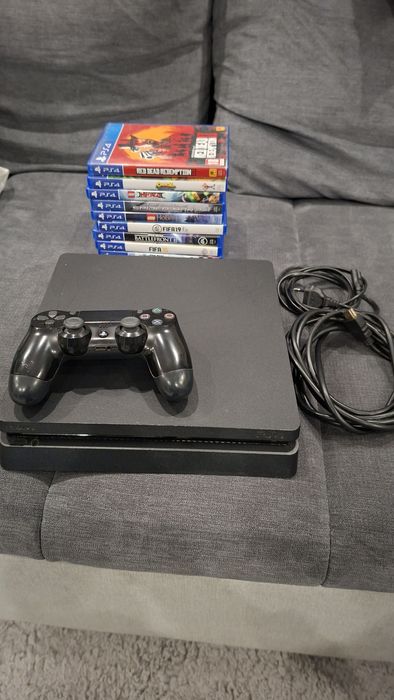Vând playstation 4