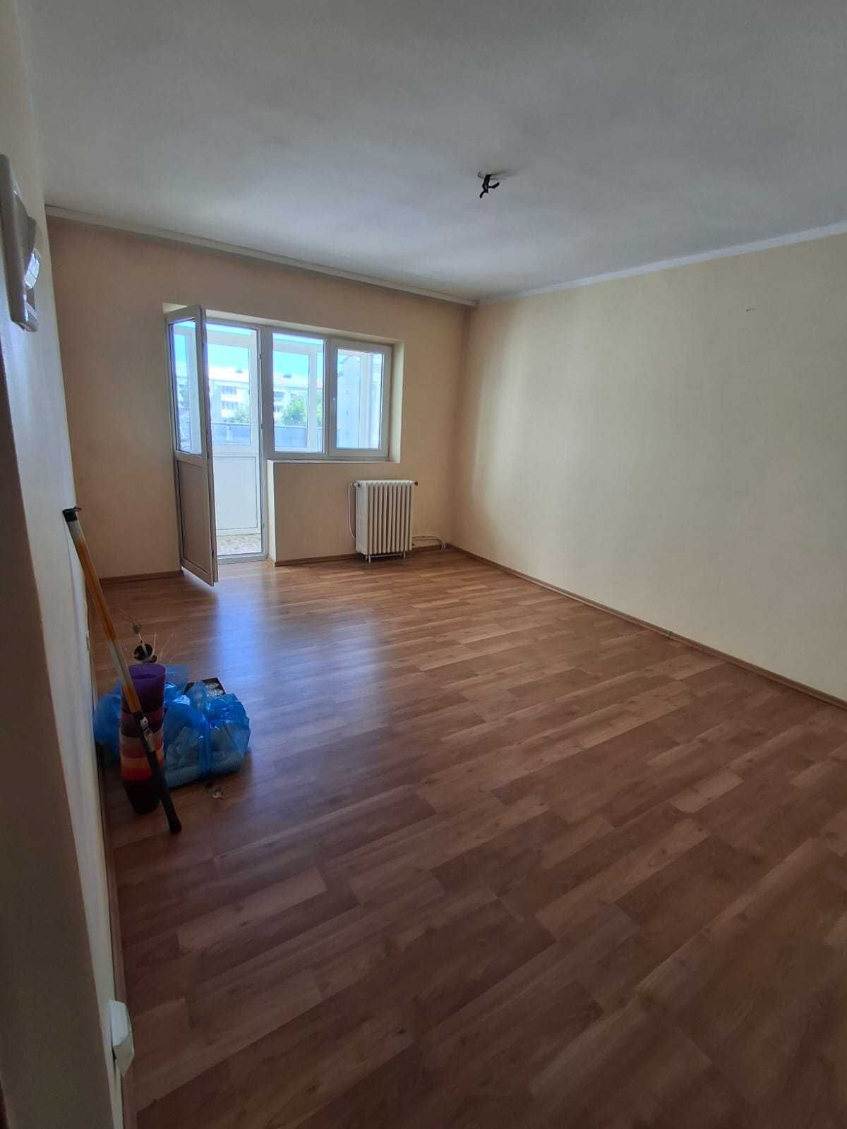 Apartament 4 camere decomandat Zamca liber