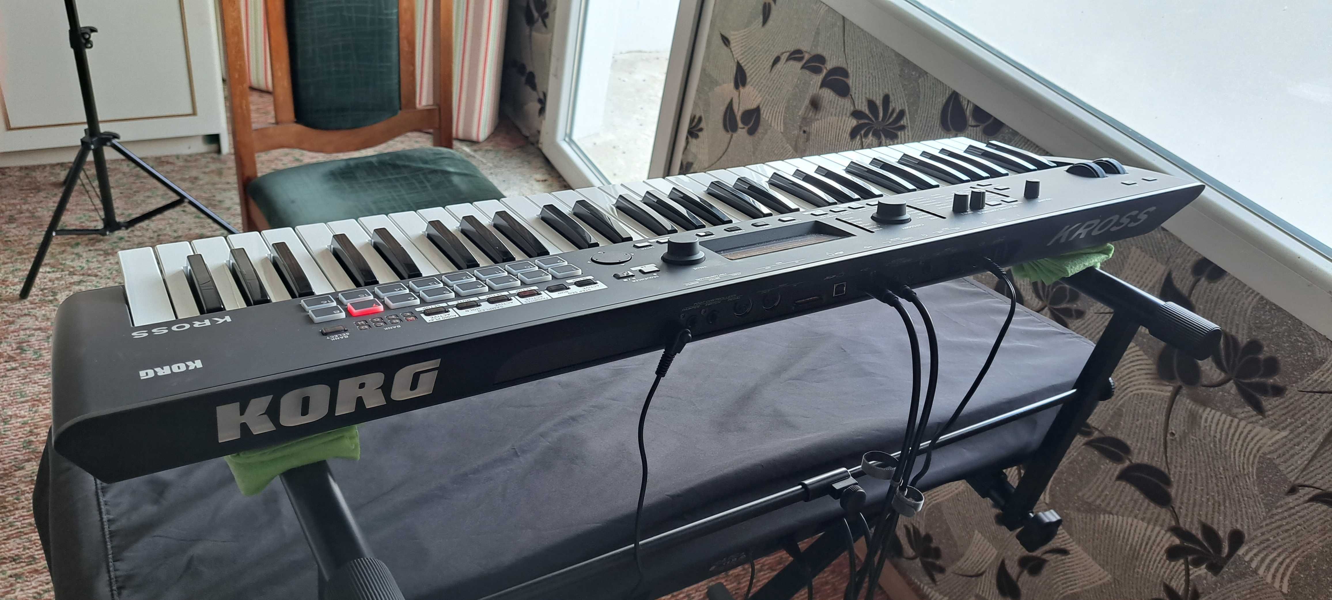 Продавам Korg Kross 2