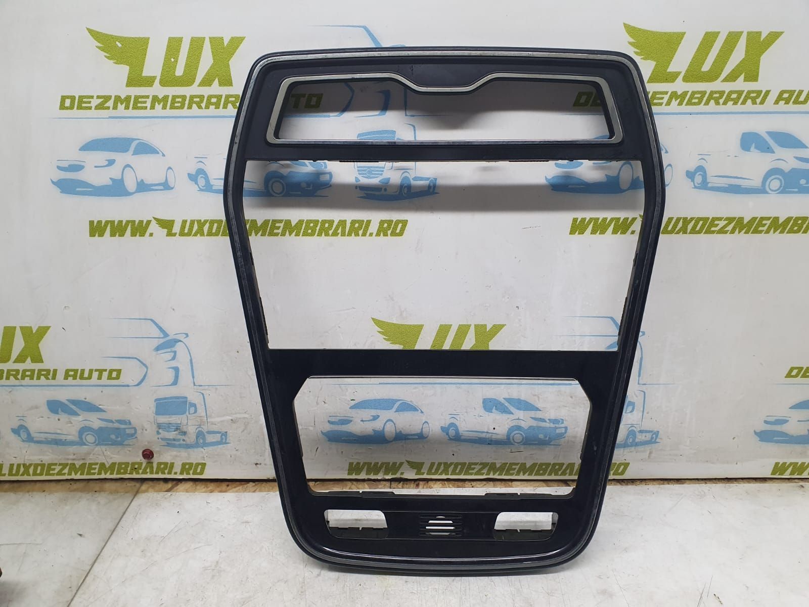 Rama consola centrala bord SsangYong Tivoli 1 [facelift] [2019 - 2023