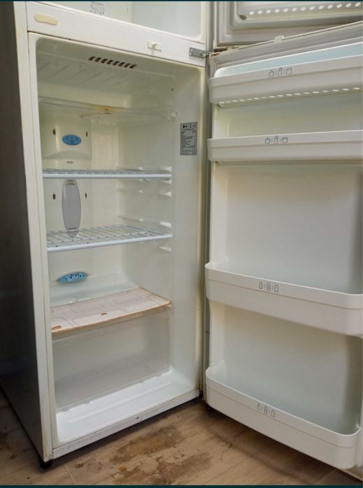 Холодильник LG отлично работает.