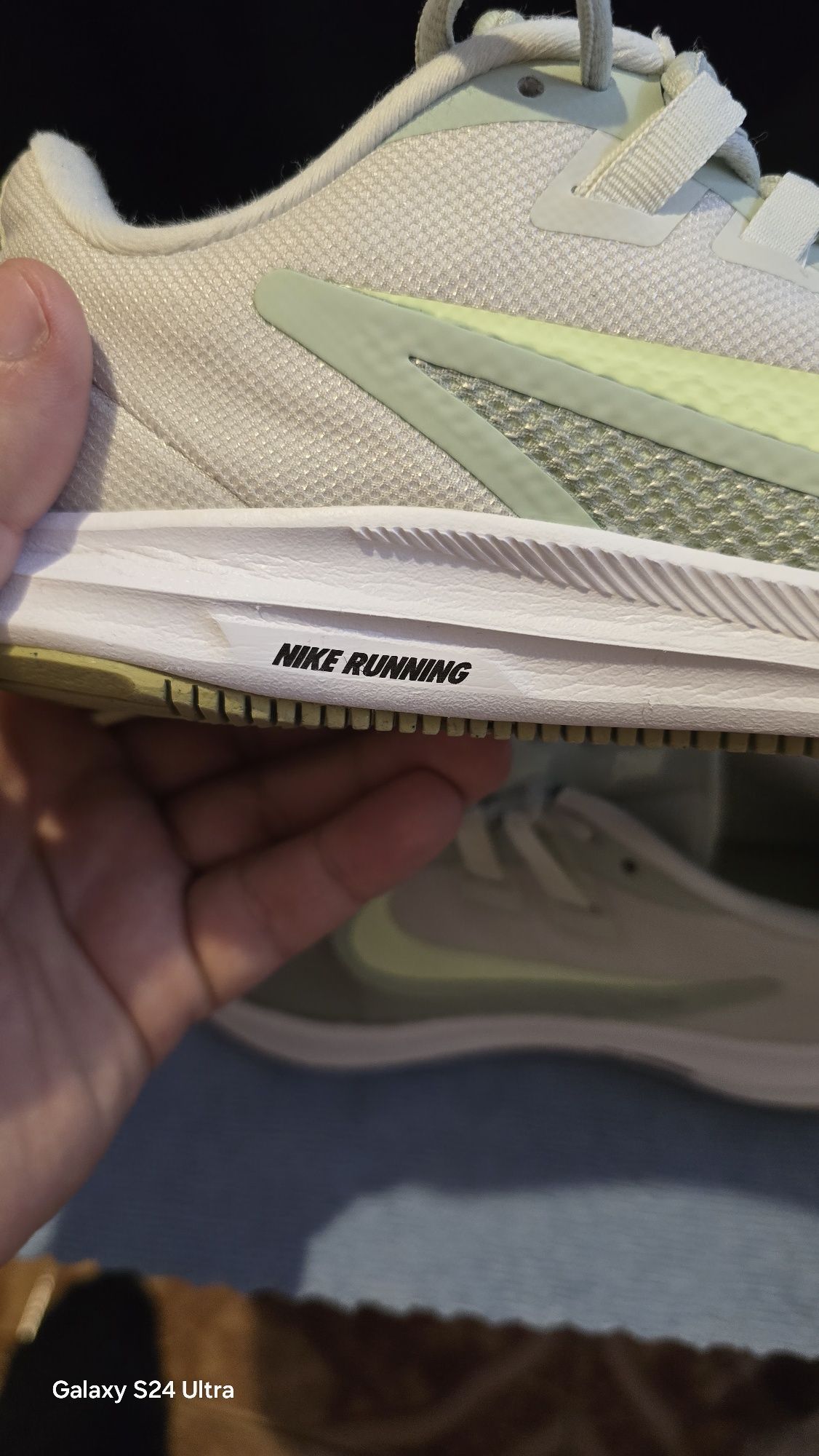 Продавам оргинални маратонки Nike