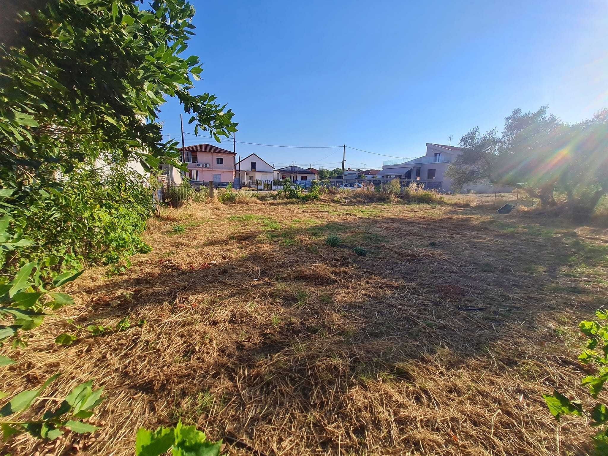 Продава се парцел с площ 310 м2 близо до центъра на Аспровалта, Гърция