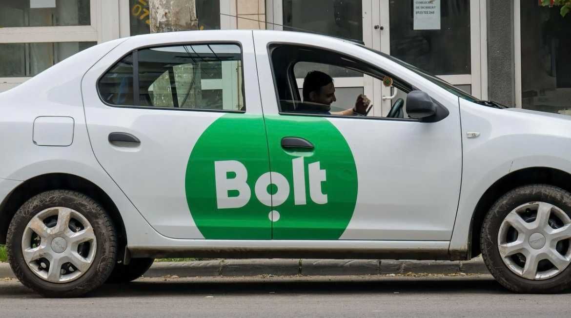 Firma partenera Uber si Bolt, angajam soferi  in regim de inchiriere