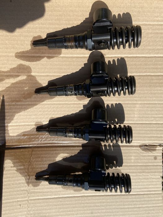 Помпа дюза 4бр 2.0Tdi 16v
