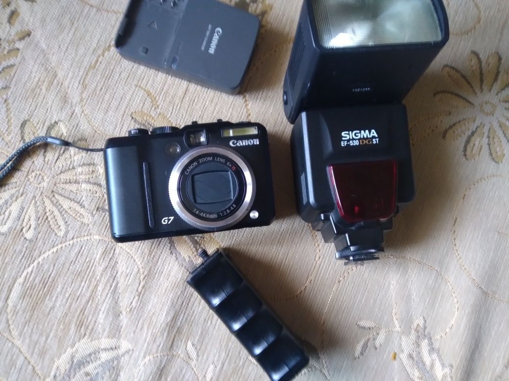 Предлага две редки фото камери  Nikon /Canon