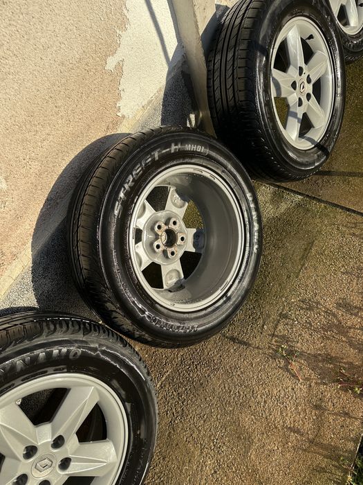 Рено Сценик 4х4 обслужено във добро състояние за годините си