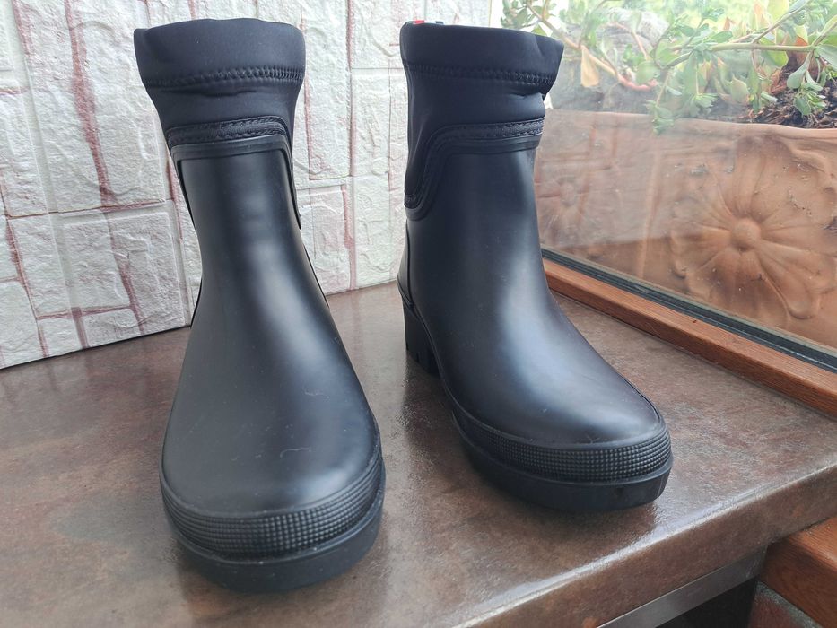 дамски боти,зимни обувки,гумени ботуши Tommy Hilfiger номер39,нови