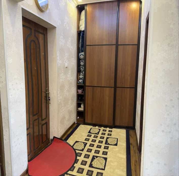 Карасу 1 продается квартира Мирзо Улугбек 2в4/5/5  59м2