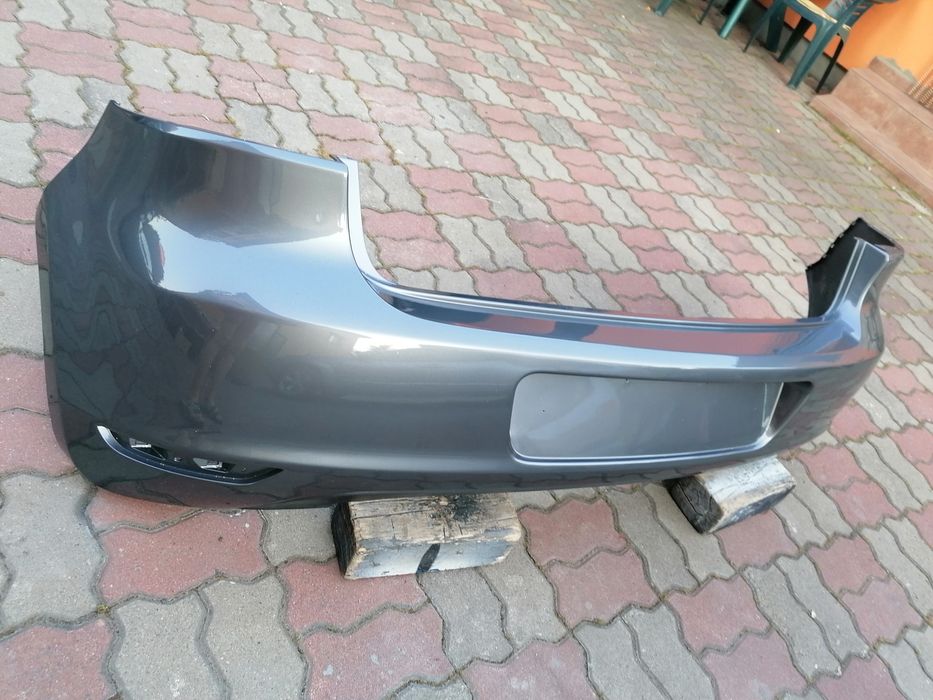 Vand bara spate (spoiler) pentru vw golf 6 recent vopsita!