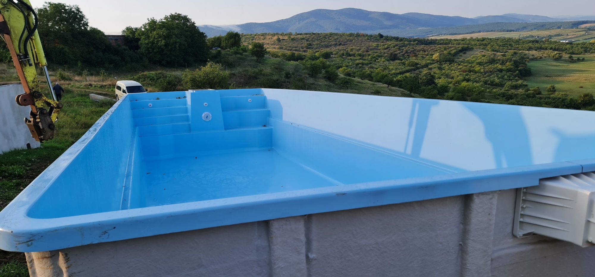 Piscina din fibra de sticla 11m x3,7m x1,55m