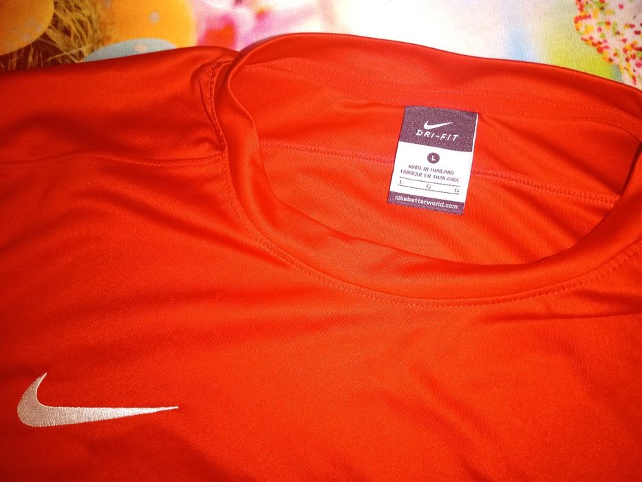 Спортна тениска Найк L размер