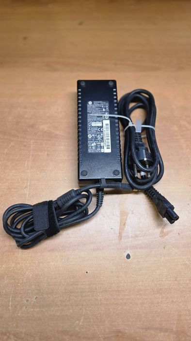 Alimentator HP 19,5V / 6,9A